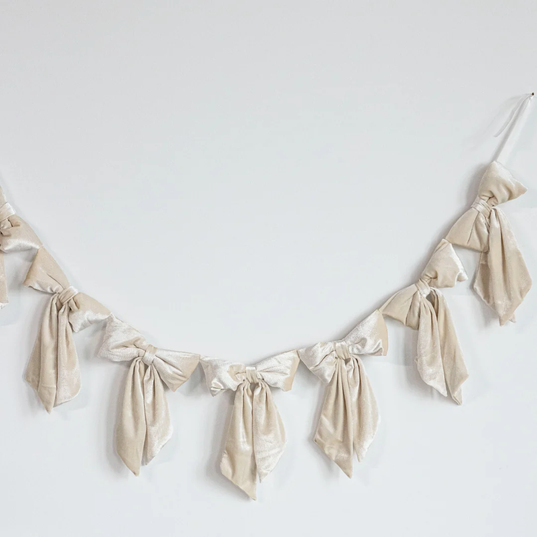 Cream Velvet Bow Garland