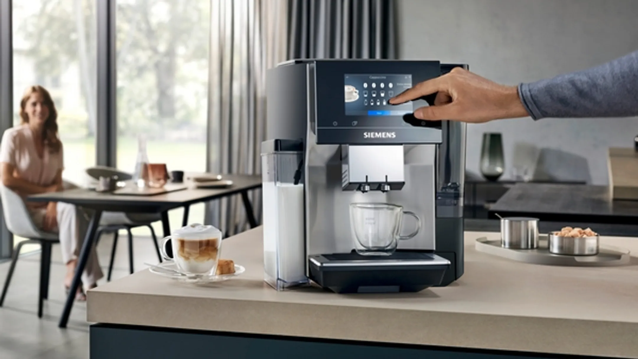 Siemens Volautomatische Espressomachine EQ700 TQ713R03