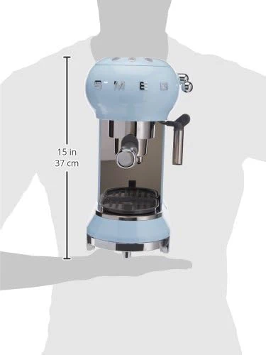 Smeg, ECF01WHEU Manual Espresso -Maschine, Cappuccino -System, Thermoblock, große Tassengehäuse und Doppelkaffeefunktion, 1 l Wassertank, kompakte Abmessungen, 1350W, Weiß