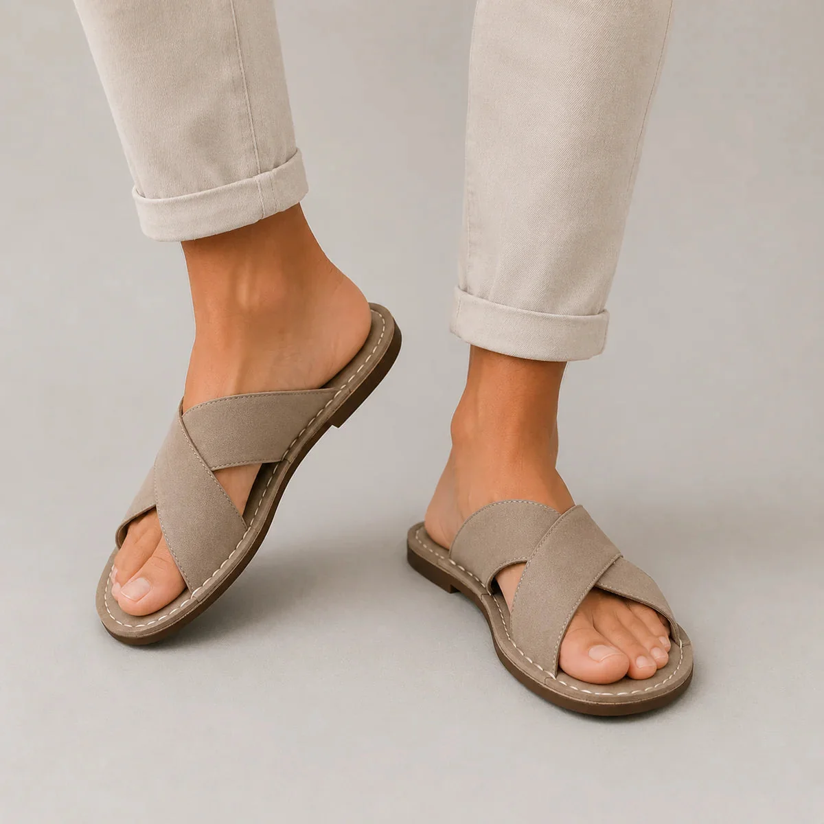 Unisex Cross-Strap Sandals Lightweight Breathable Design