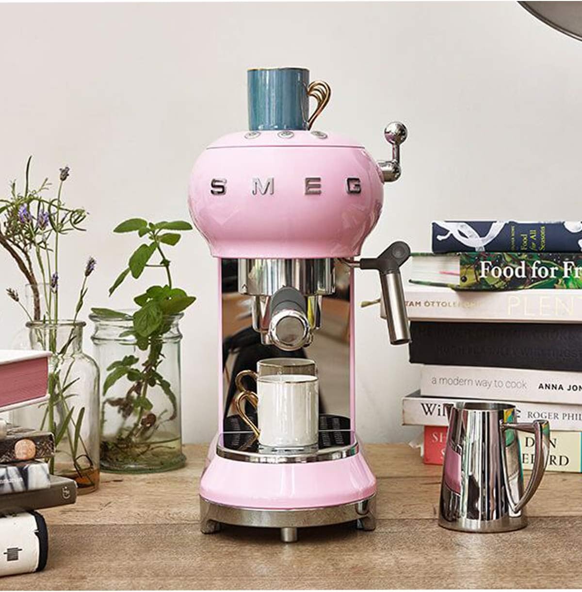 Smeg, ECF01PGEU Manual Espresso-Kaffeemaschine, Cappuccino -System, Thermoblock, groe Tassengehuse und Doppelkaffeefunktion, 1 l Wassertank, kompakte Abmessungen, 1350W, Pastellgrün