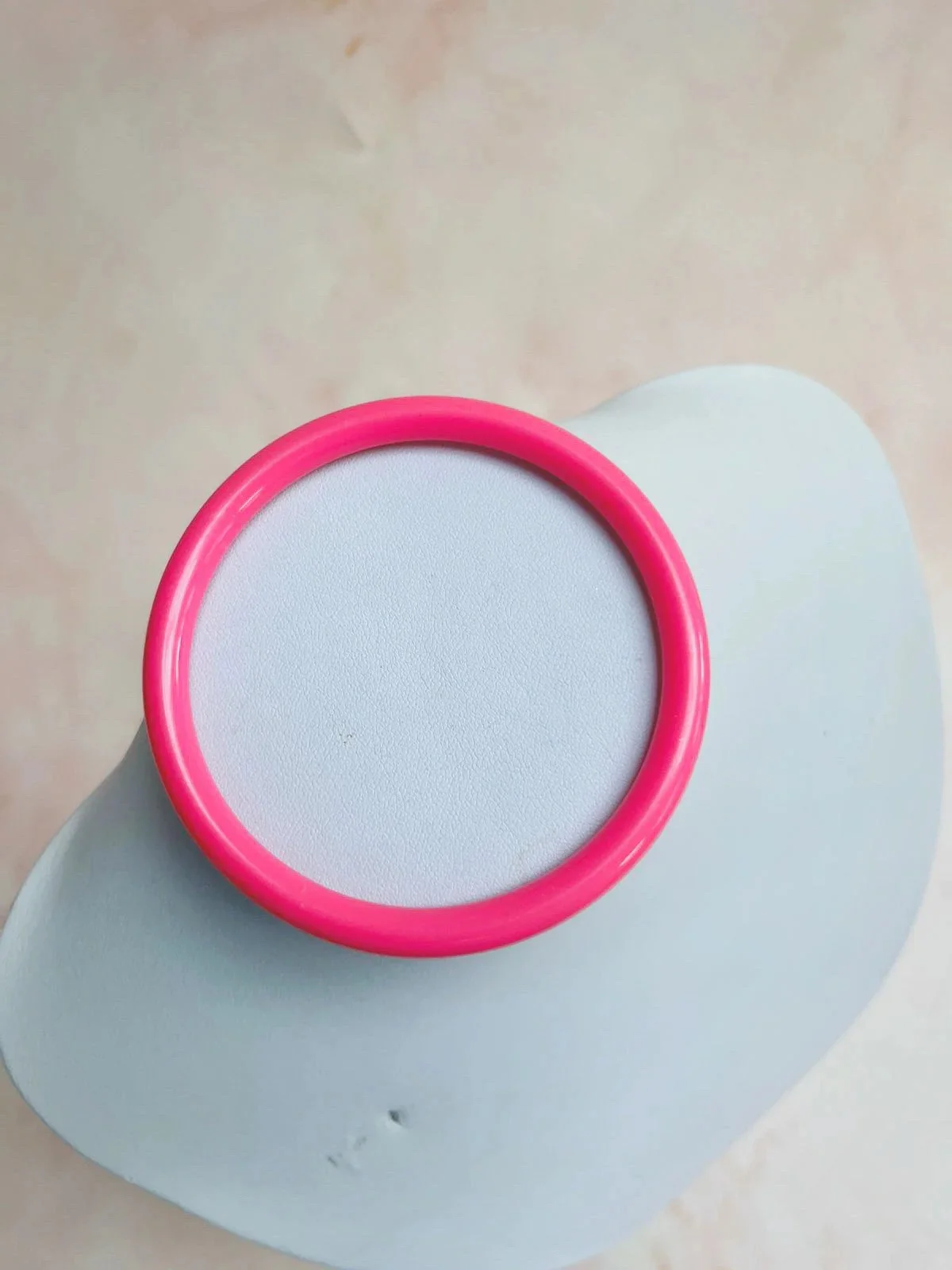 1980s Pink Plastic Barbiecore Bangle