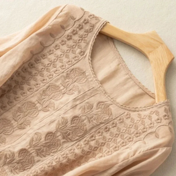 Women��s Summer Blouse Elegant Embroidery Design