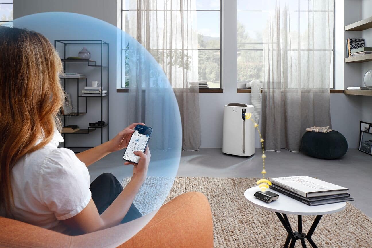 De'Longhi Pinguino PAC EL112 CST WiFi, Mobile Klimaanlage mit MyEcoRealFeel-Technologie für Räume bis zu 110 m³,11.000 BTU/h, 2,9 kW, 63 dB, Entfeuchtungsfunktion, A+, App- und Sprachsteuerung, Weiß