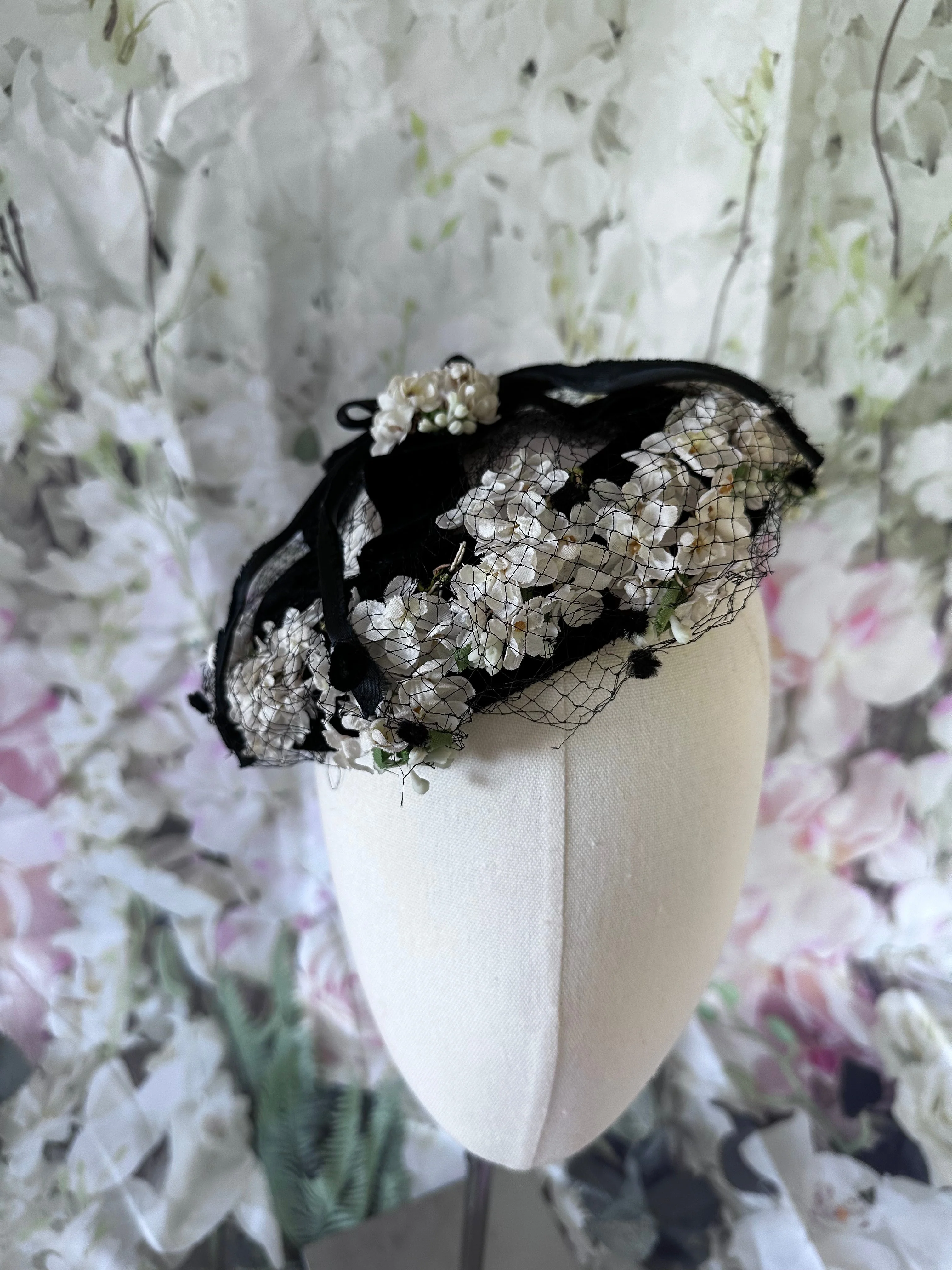 1960s Hydrangea Silk Velvet Halo Ring Hat