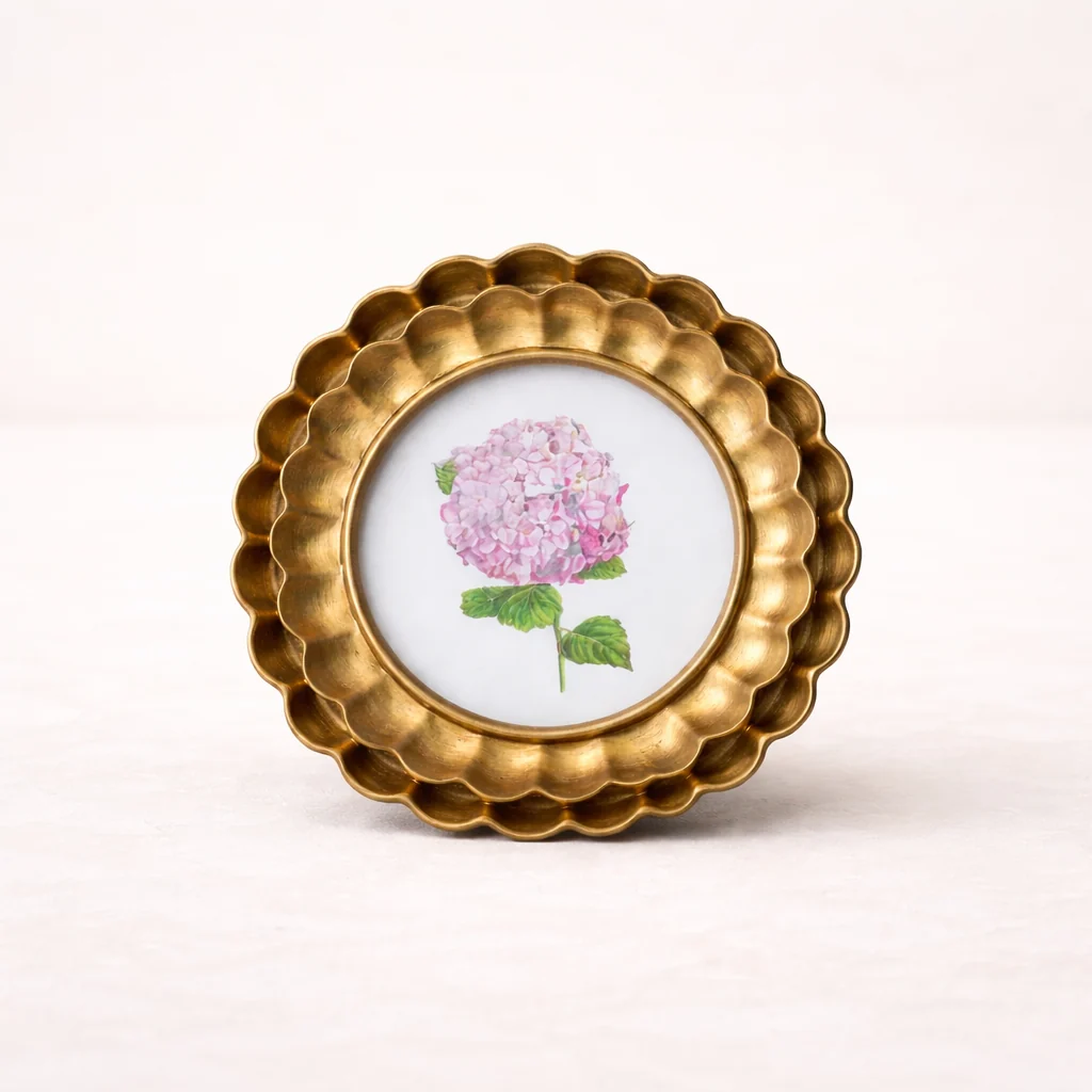 Bronze Round Scallop Photo Frame