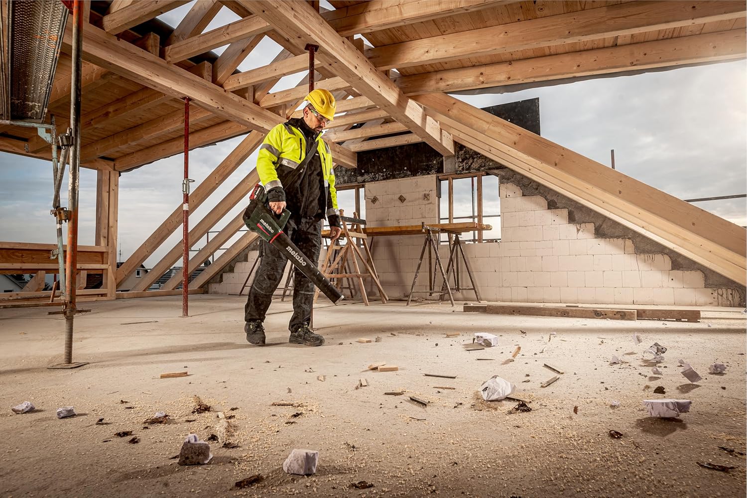 metabo Akku-Laubbläser LB 18 LTX BL - 601607650 - 18 V - Leiser Akku-Laubbläser mit starkem Motor und konstanter Blaskraft - Inkl. 2 Akkus und Ladegerät