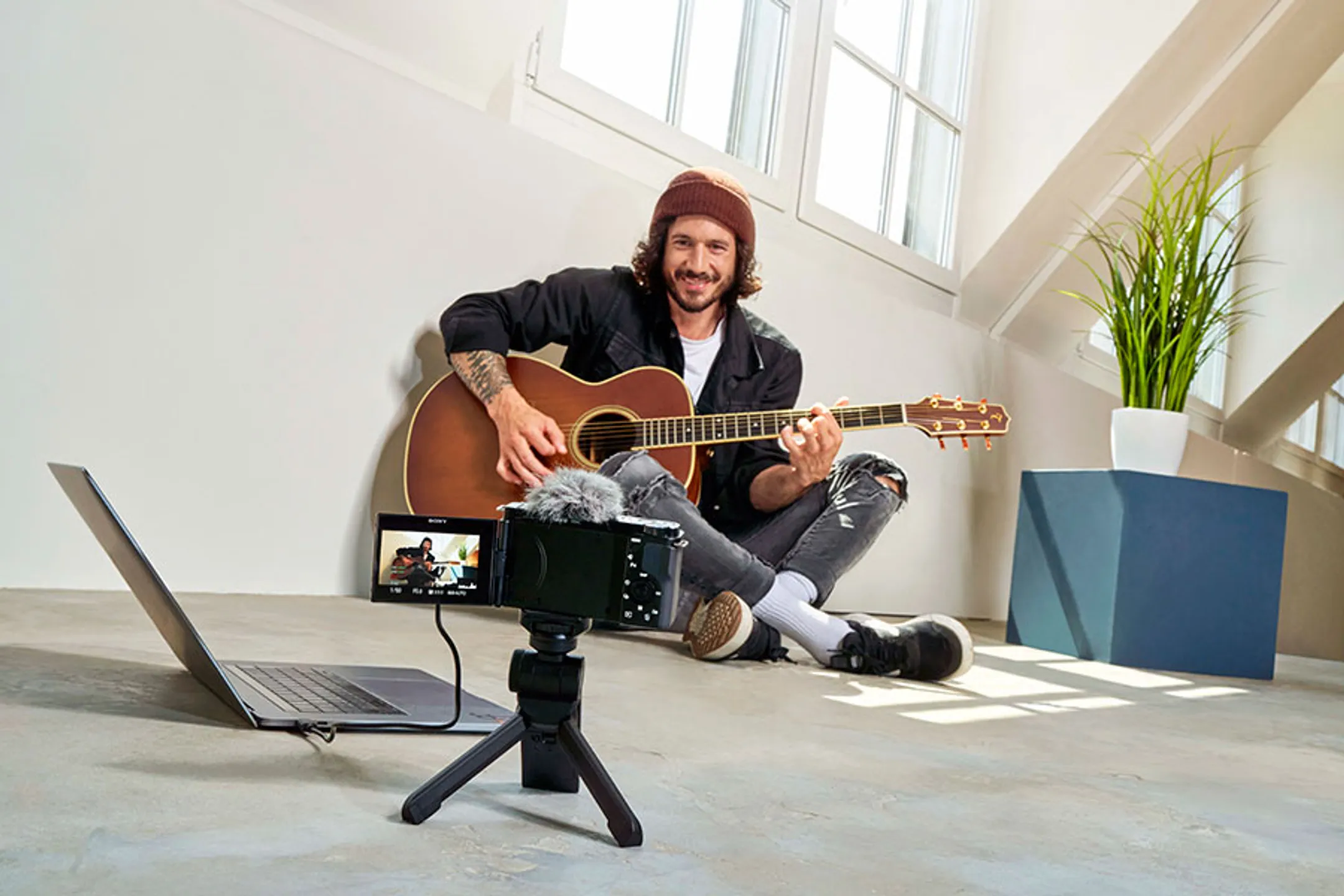 Sony Vlog camera ZV-E10 + 16-50 mm