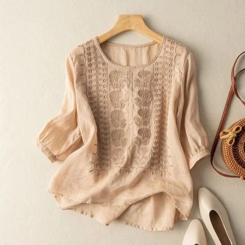 Women��s Summer Blouse Elegant Embroidery Design