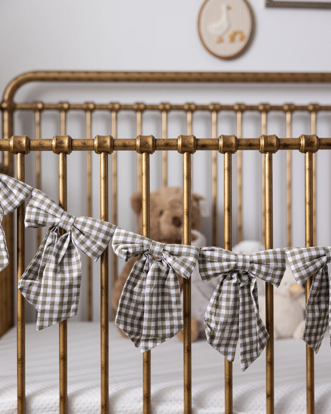 Gingham Green Bow Garland