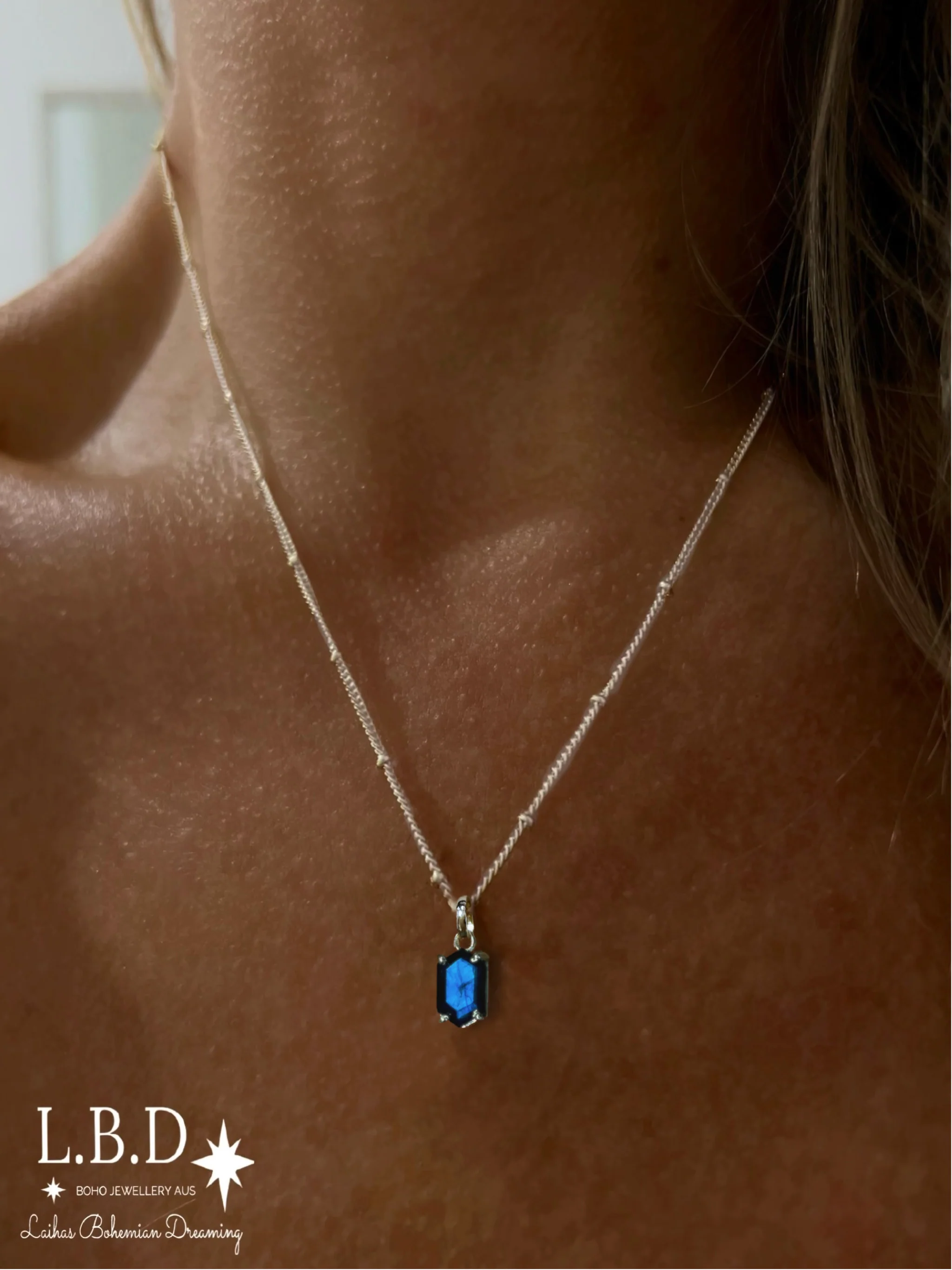 Laihas Mini Hex Crystal Labradorite Necklace