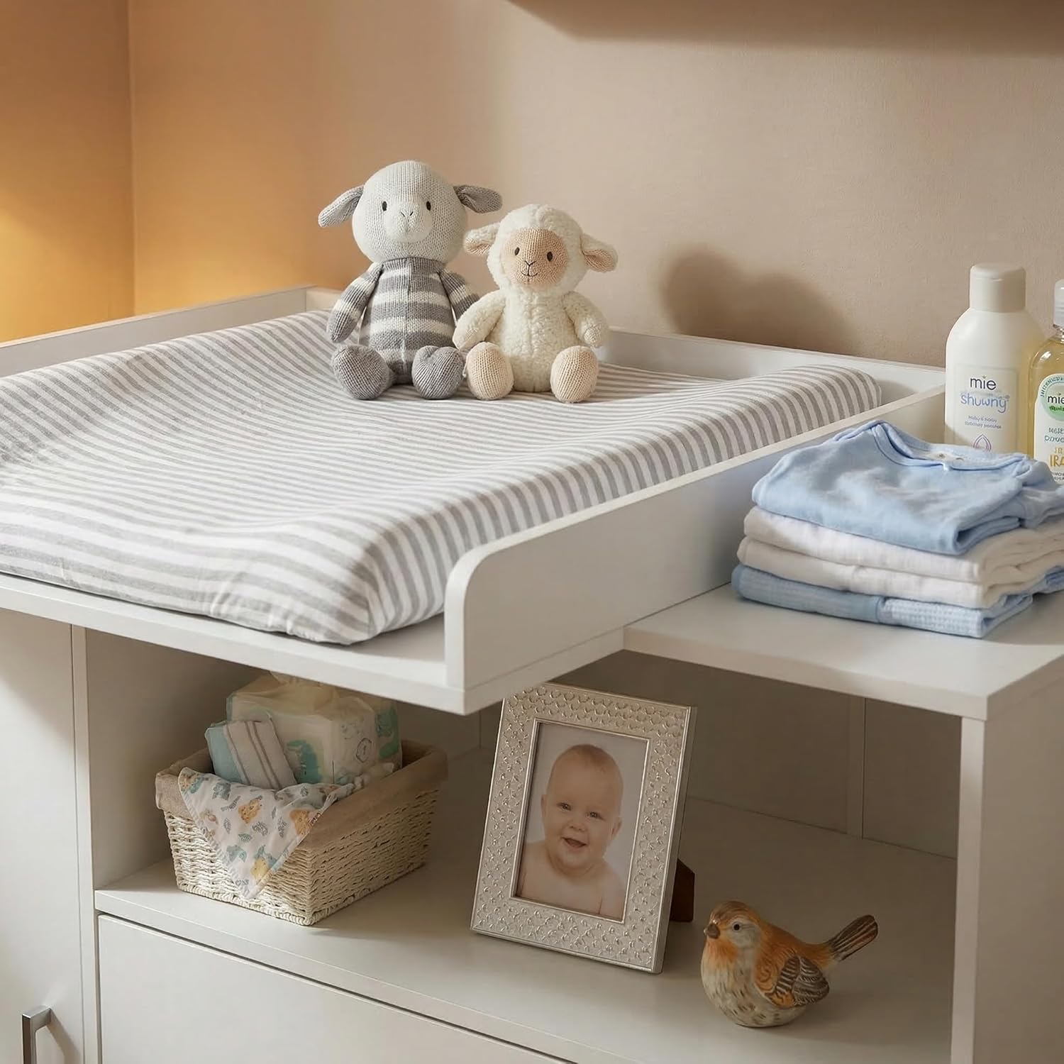 ecomi Wickelkommode Wickeltisch Baby Kommode aus Holz mit Wickelaufsatz, 3 Schubladen, 1 Tür, 100 cm Höhe in Weiß, Wickeltisch 113x100 cm Griffe verchromt