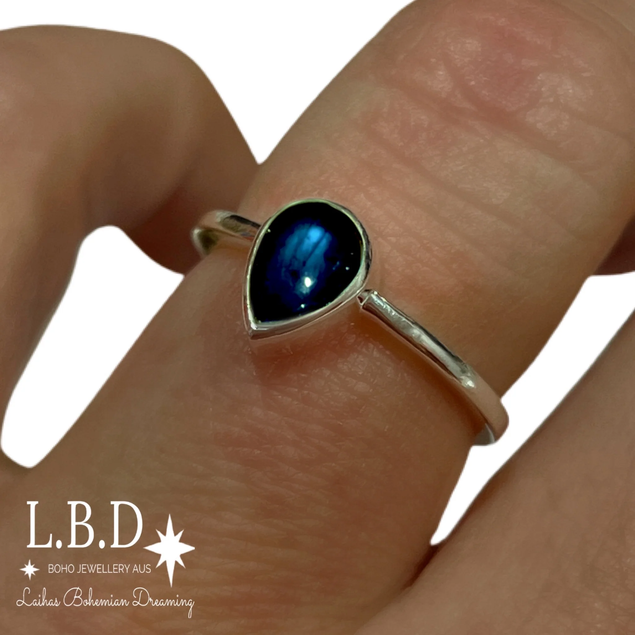 Laihas Mini Tearing Spirit Labradorite Ring