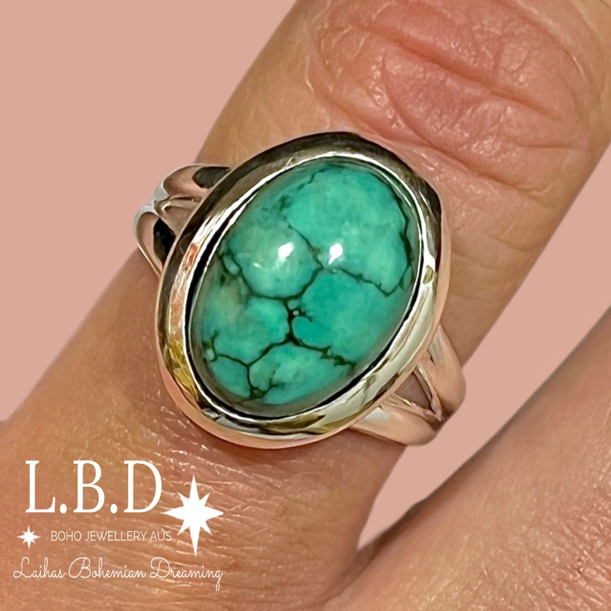Laihas Classic Chic Oval Turquoise Ring