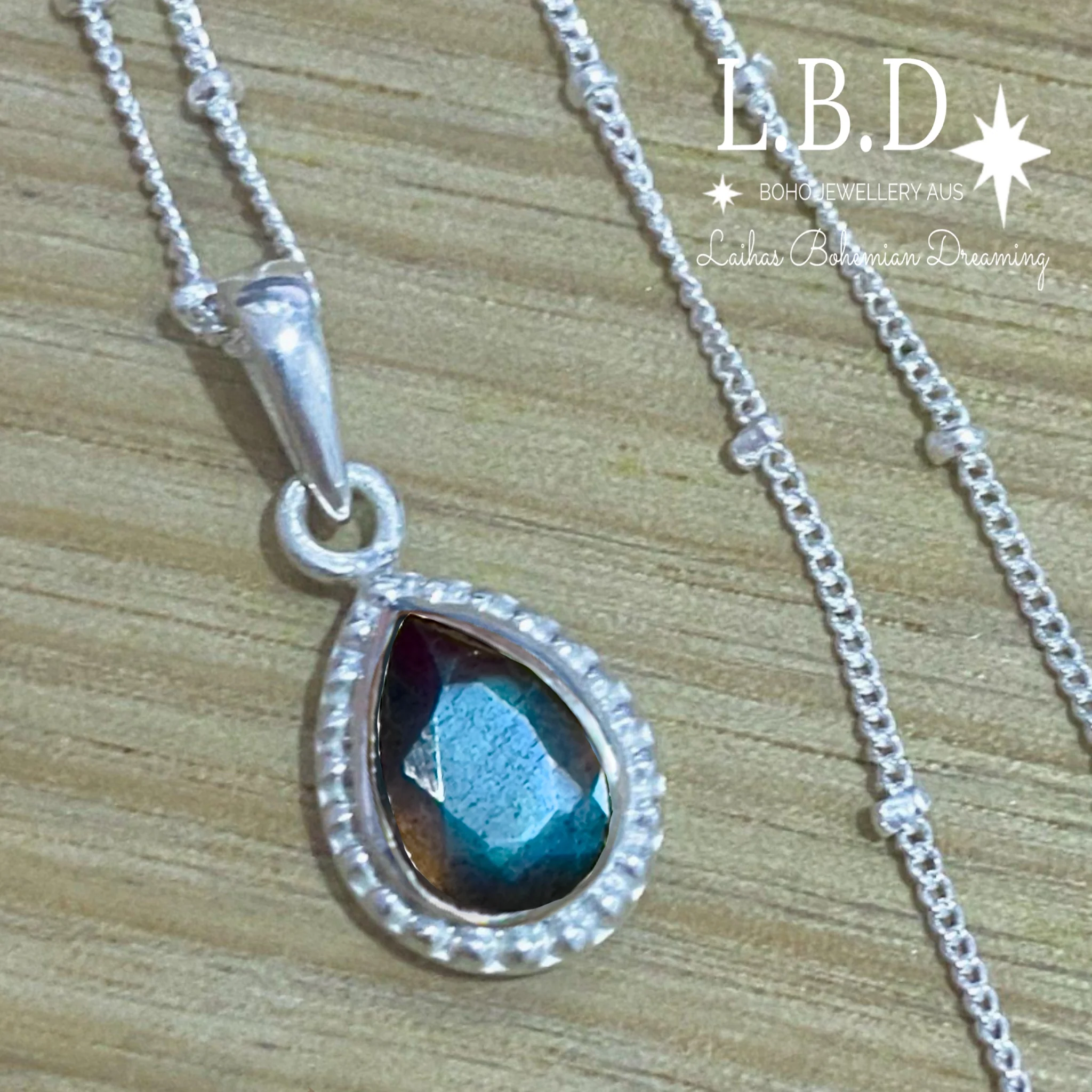 Laihas Mini Summer Haze Raindrop Labradorite Necklace