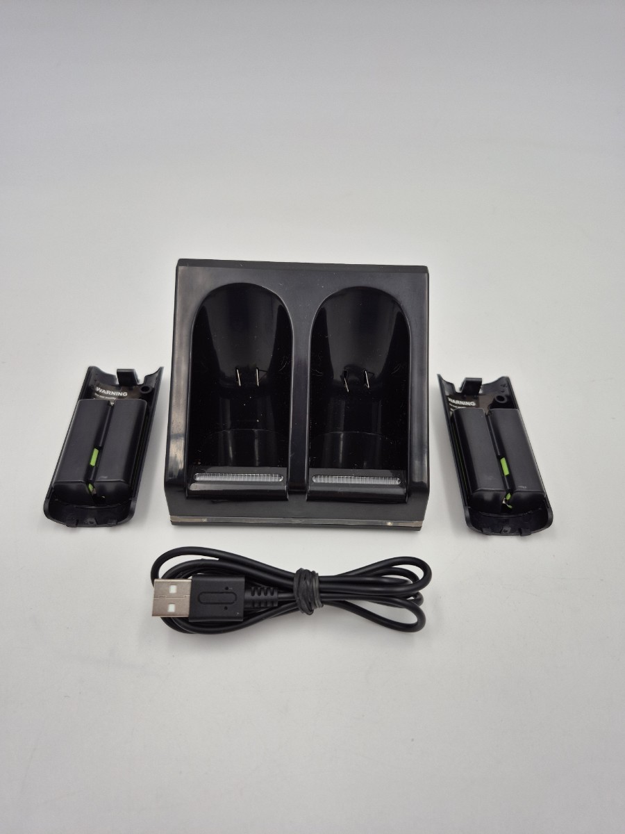 Blue Light Charge Station 2x Wii controller