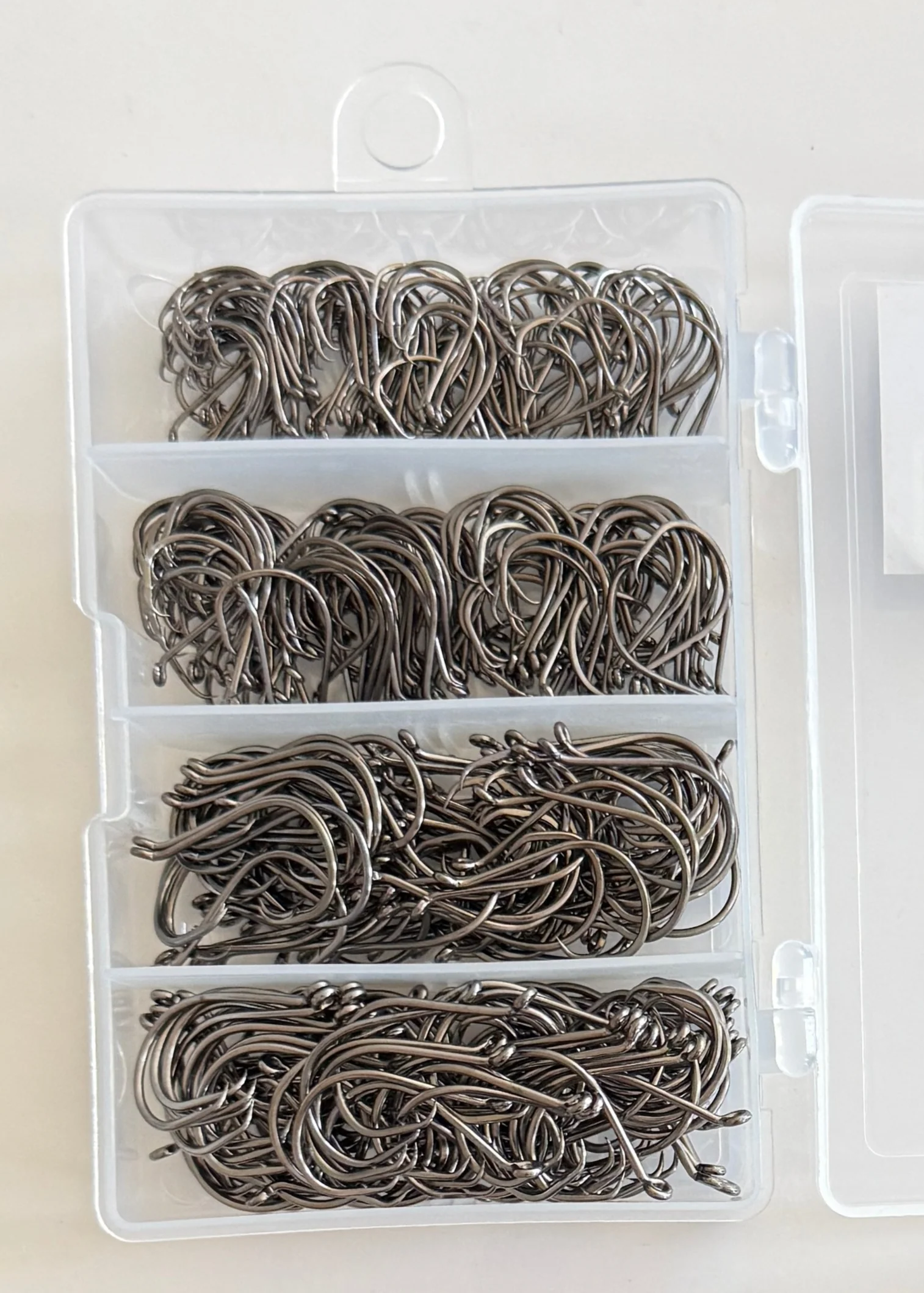 MASTERPRO 400pcs Fishing Octopus Circle Hooks �C 4 Size Assortment