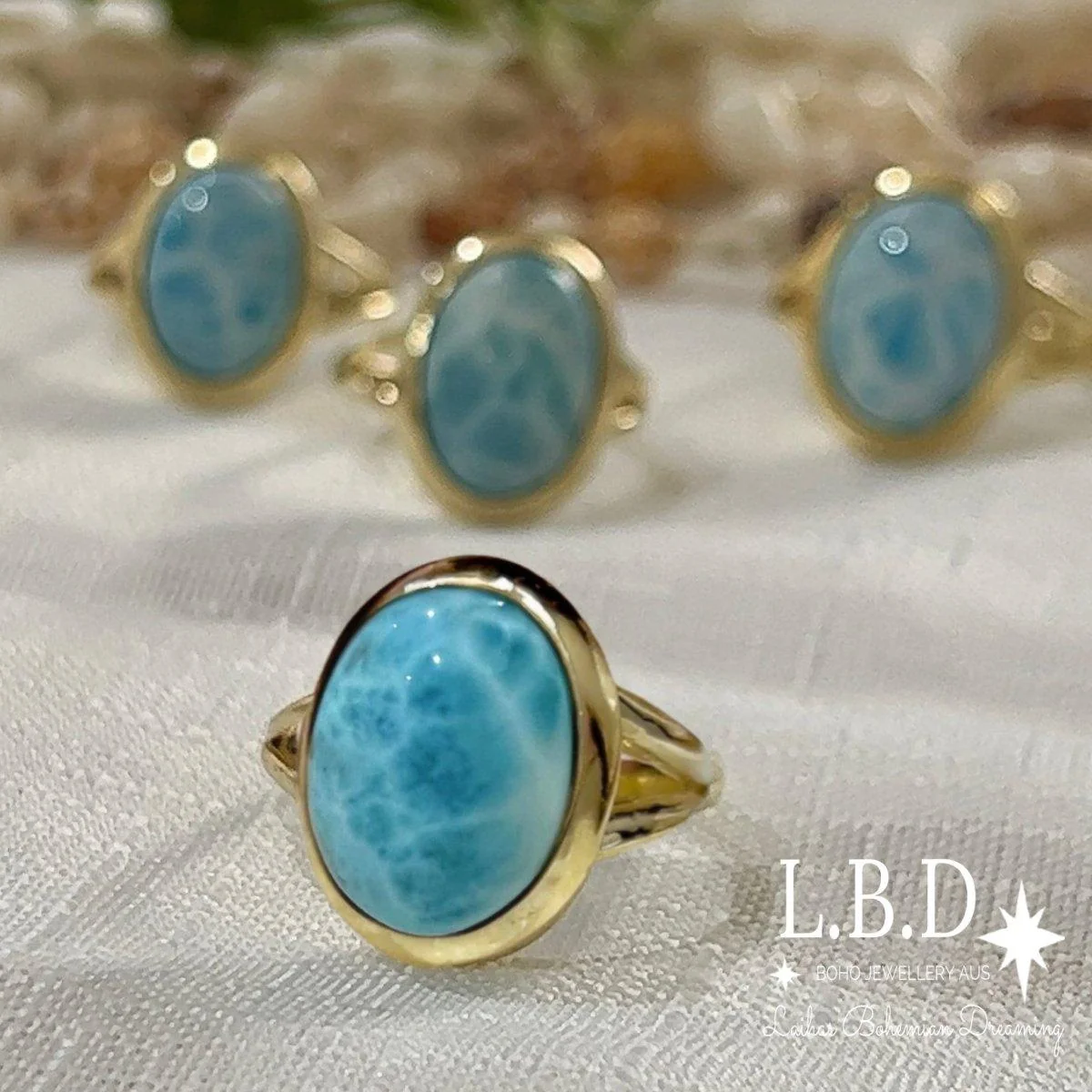 Laihas Classic Chic Oval Gold Larimar Ring