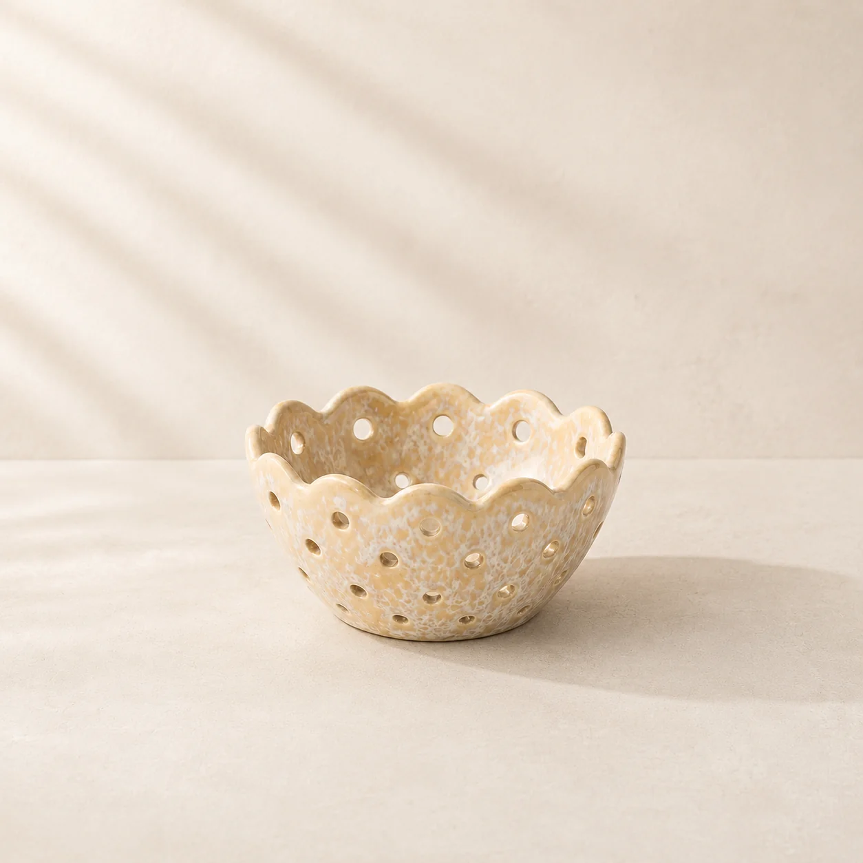 Scallop Beige Ceramic Berry Bowl