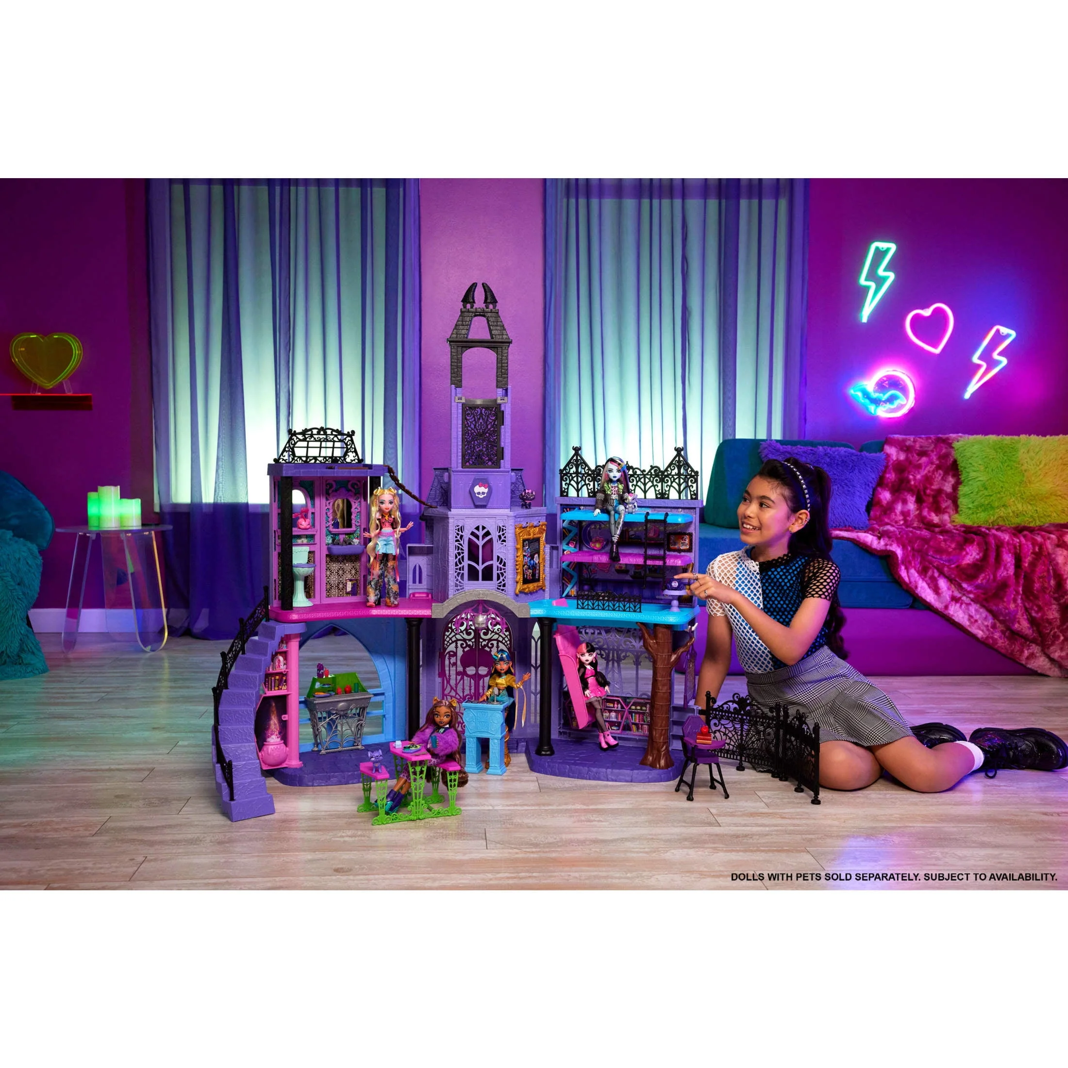 Monster High Kísértetjárta Gimnázium Babaház, 35+ Kiegészítő, 7+ Játéktér, Interaktív Gyerek Játszókészlet