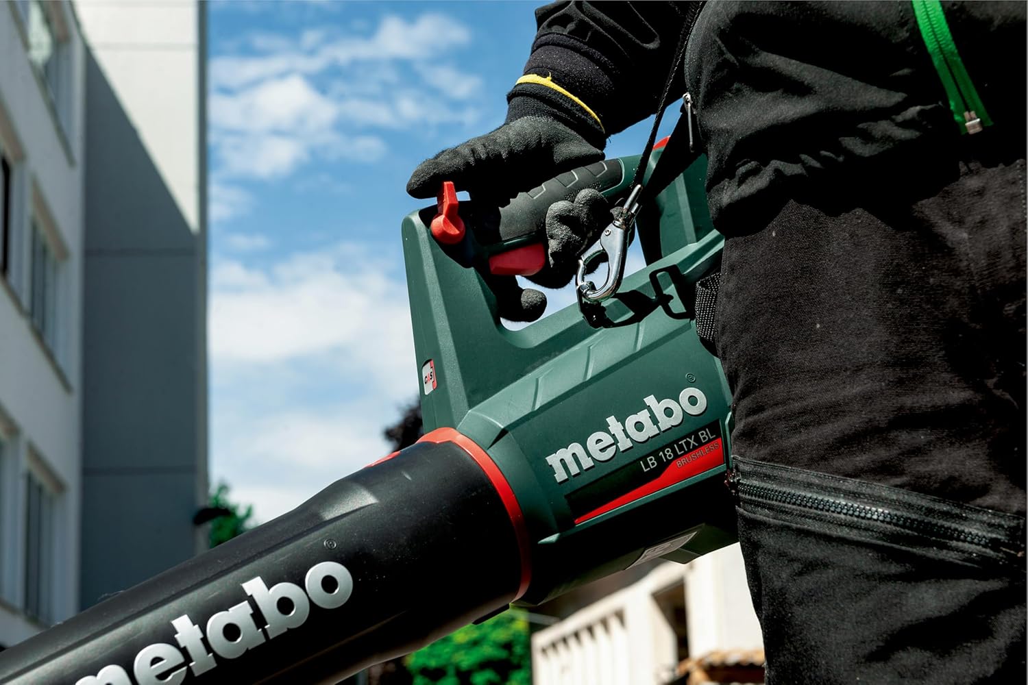 metabo Akku-Laubbläser LB 18 LTX BL - 601607650 - 18 V - Leiser Akku-Laubbläser mit starkem Motor und konstanter Blaskraft - Inkl. 2 Akkus und Ladegerät
