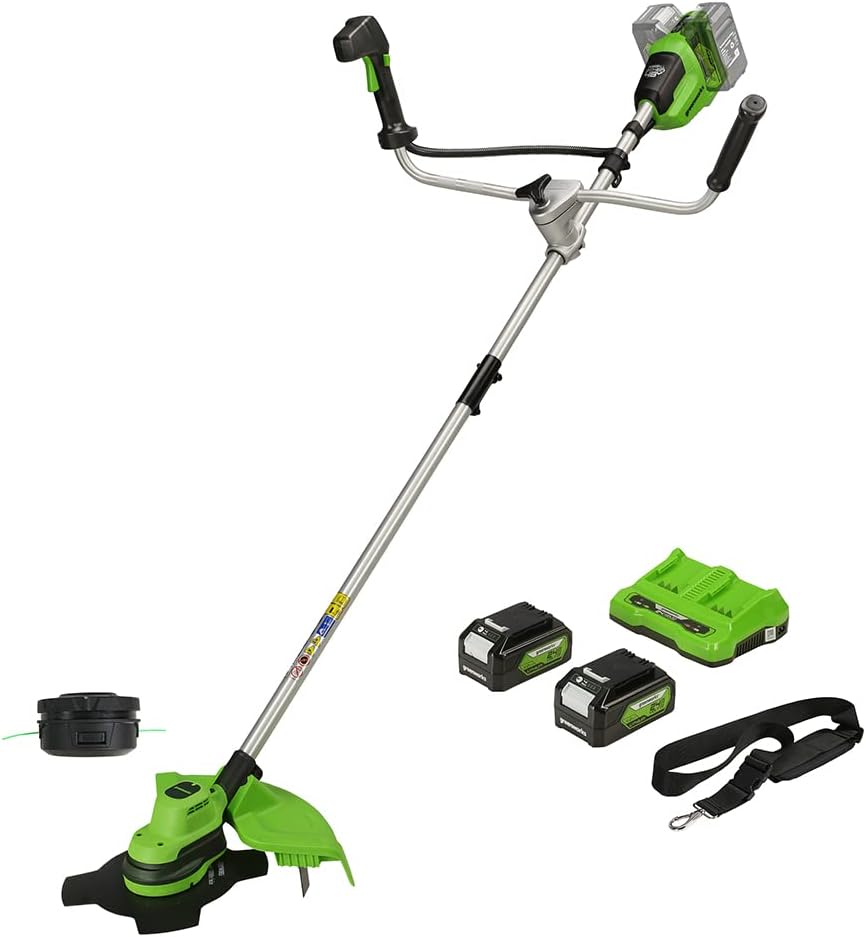 Greenworks 48V (24V×2) Decespugliatore a batteria: brushless, imbracatura, manubrio. Ampiezza taglio 38cm, filo nylon 2mm, lama 25cm. 2 batterie 24V 4Ah + caricabatterie, garanzia 3 anni. GD24X2BCBK4x