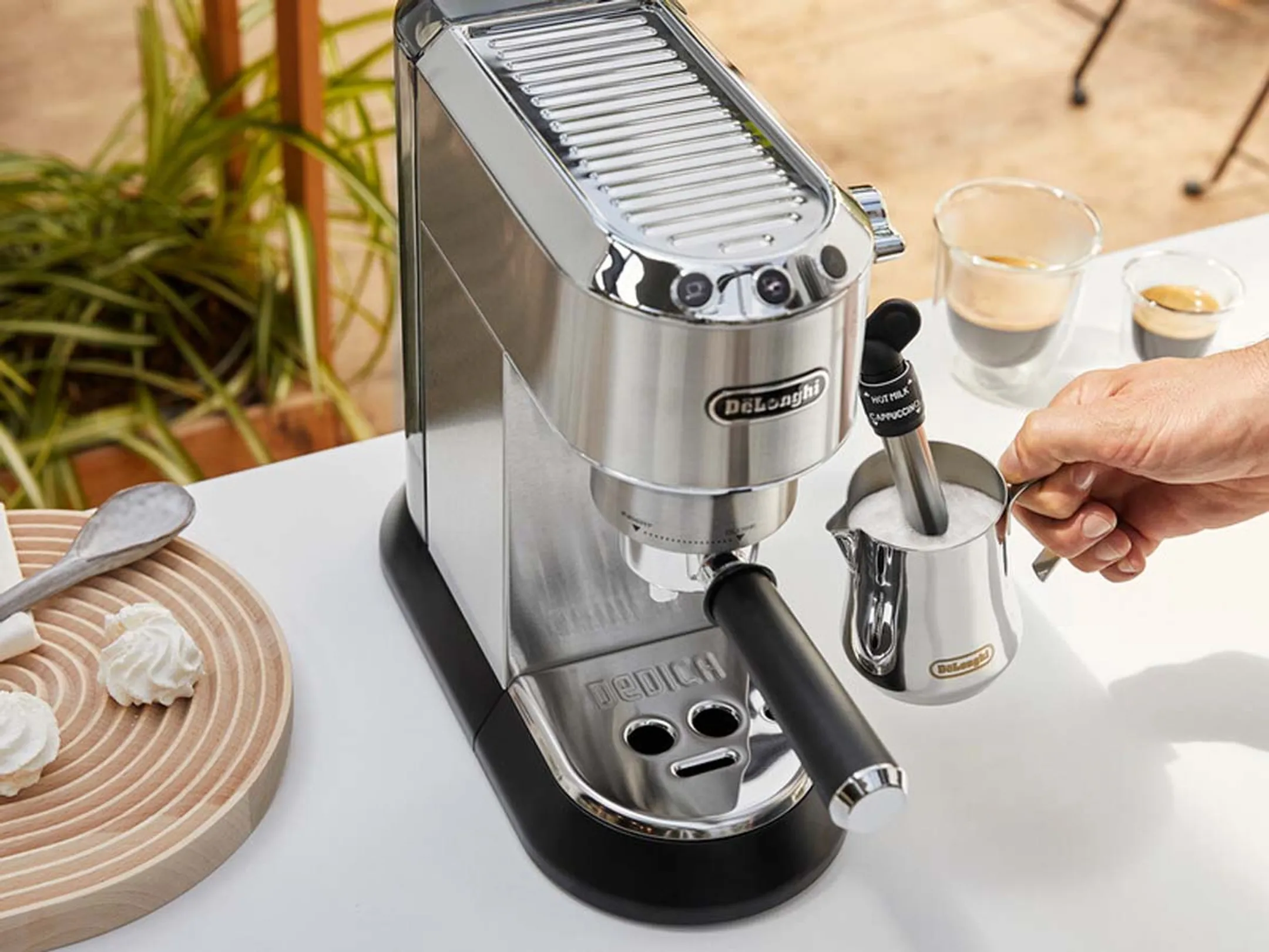 De'Longhi Pompdruk Espressomachine Dedica Style EC685.M