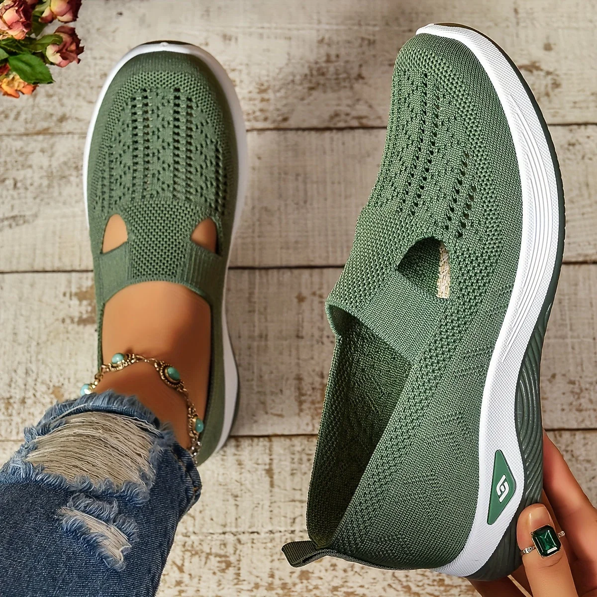Women��s Slip-On Shoes Comfortable Supportive Design