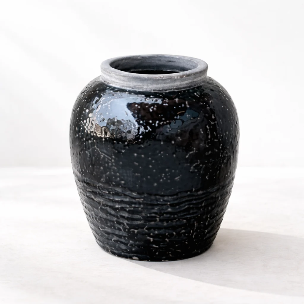 Antique Inspired Midnight Gloss Vase