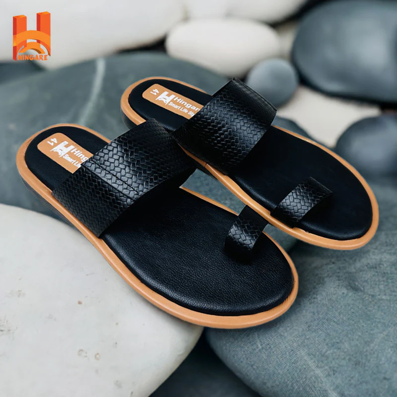 Stylish Black Genuine Leather Sandal Original Leather Men��s Flat Sandal with Toe Ring
