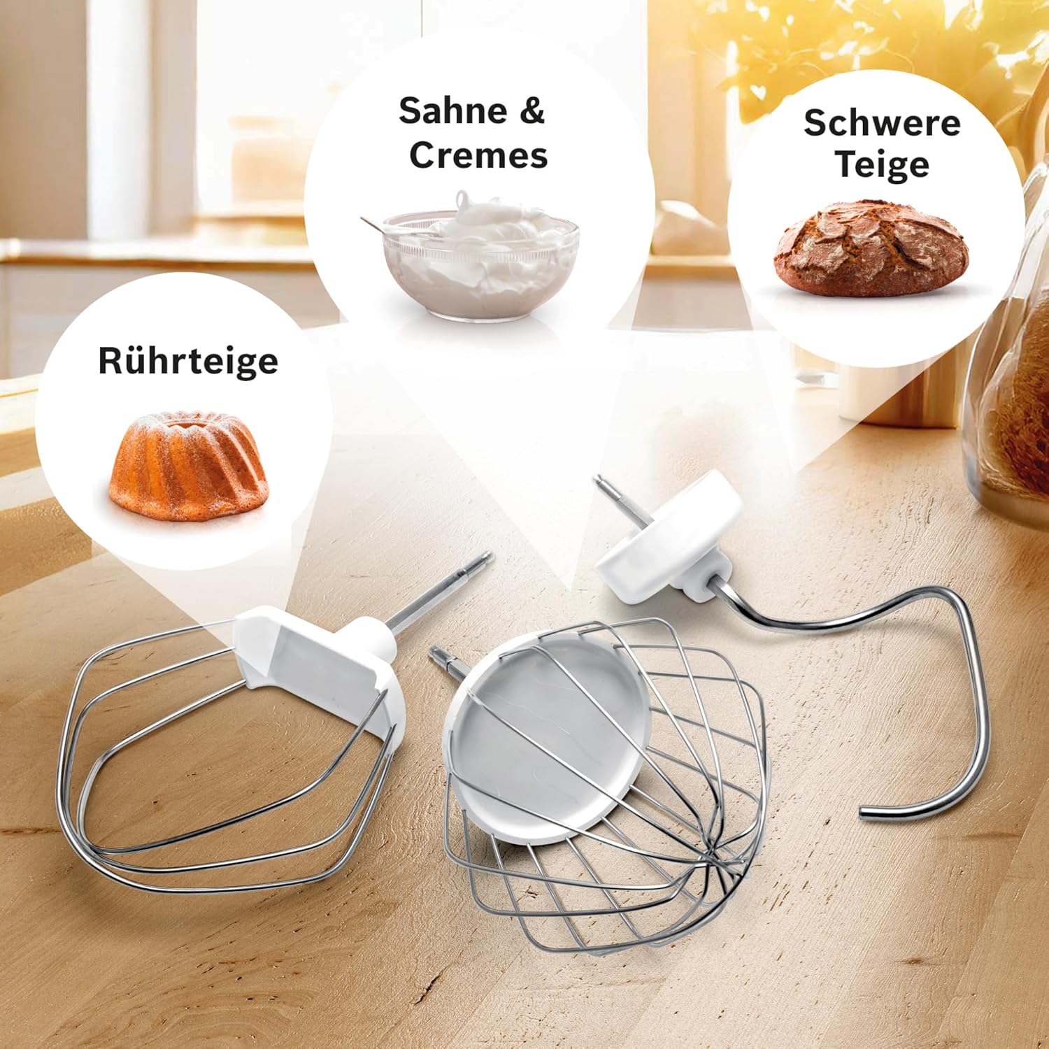 Bosch Küchenmaschine Serie 4 MUM58720,Edelstahl-Schüssel 3,9 L, Mixer 1,25 L, Planetenrührwerk,Knethaken,Schlag,Rührbesen, Durchlaufschnitzler, 3 Scheiben, 1000 W, Dunkelrot/Silber