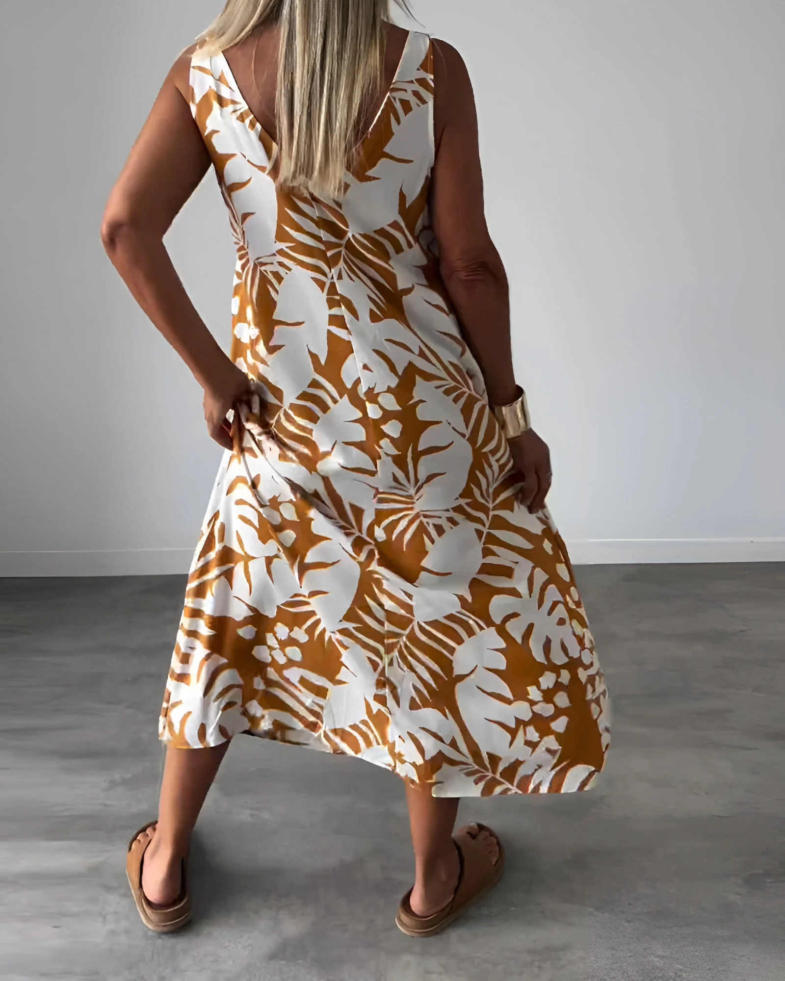 Women��s Elegant Sleeveless Dress Flattering Summer Style