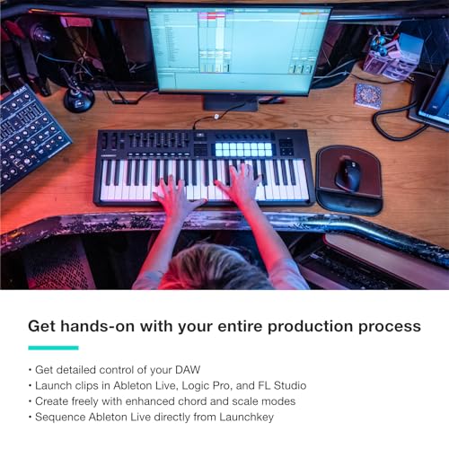 Novation Launchkey 49 [MK4] — Controller MIDI USB a tastiera da 49 tasti semipesati, con integrazione per DAW. Modalità Accordo e Scala, 8 drum pad, arpeggiatore. Software di produzione inclusi : Strumenti Musicali