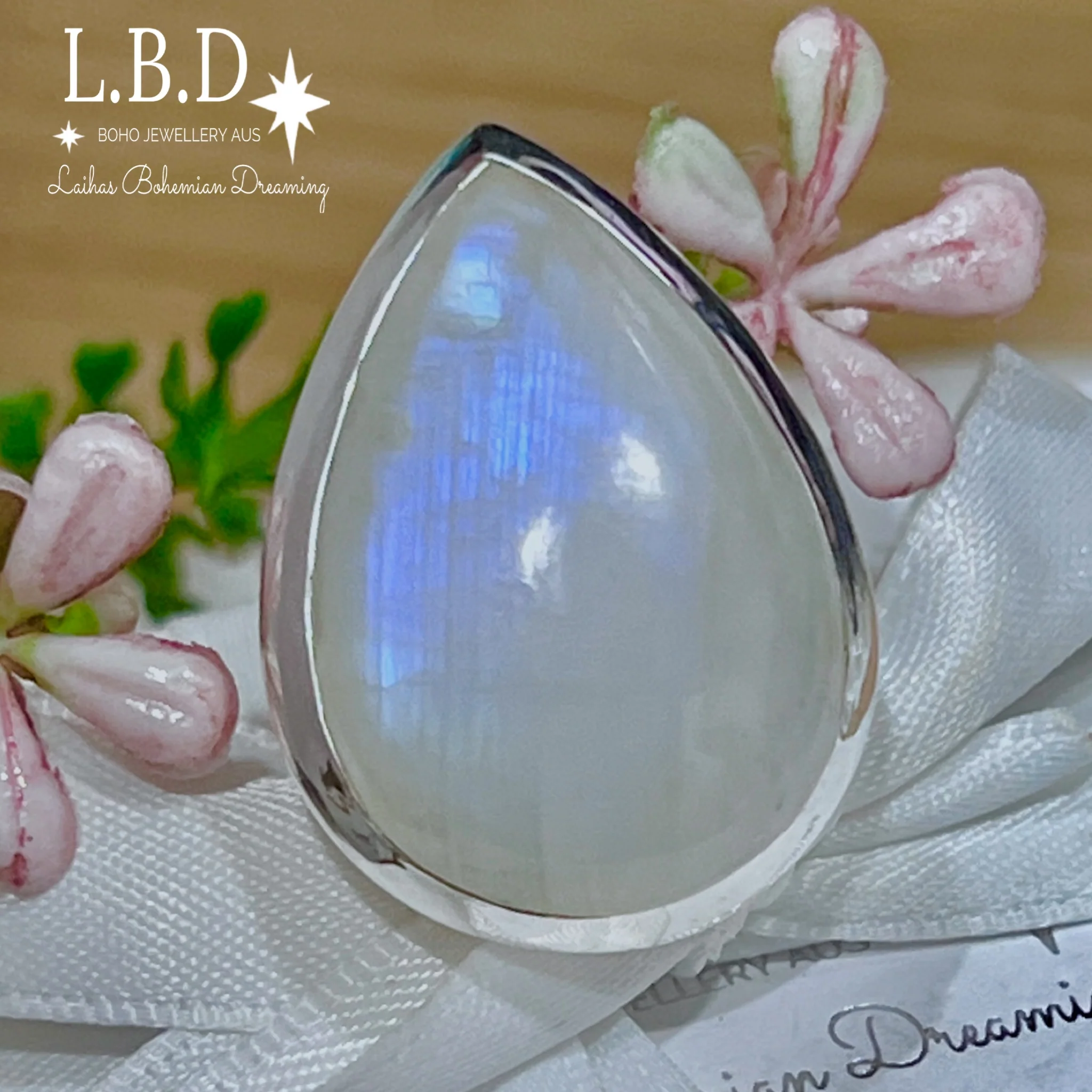 Laihas Classic Chic Raindrop XLARGE Moonstone Ring