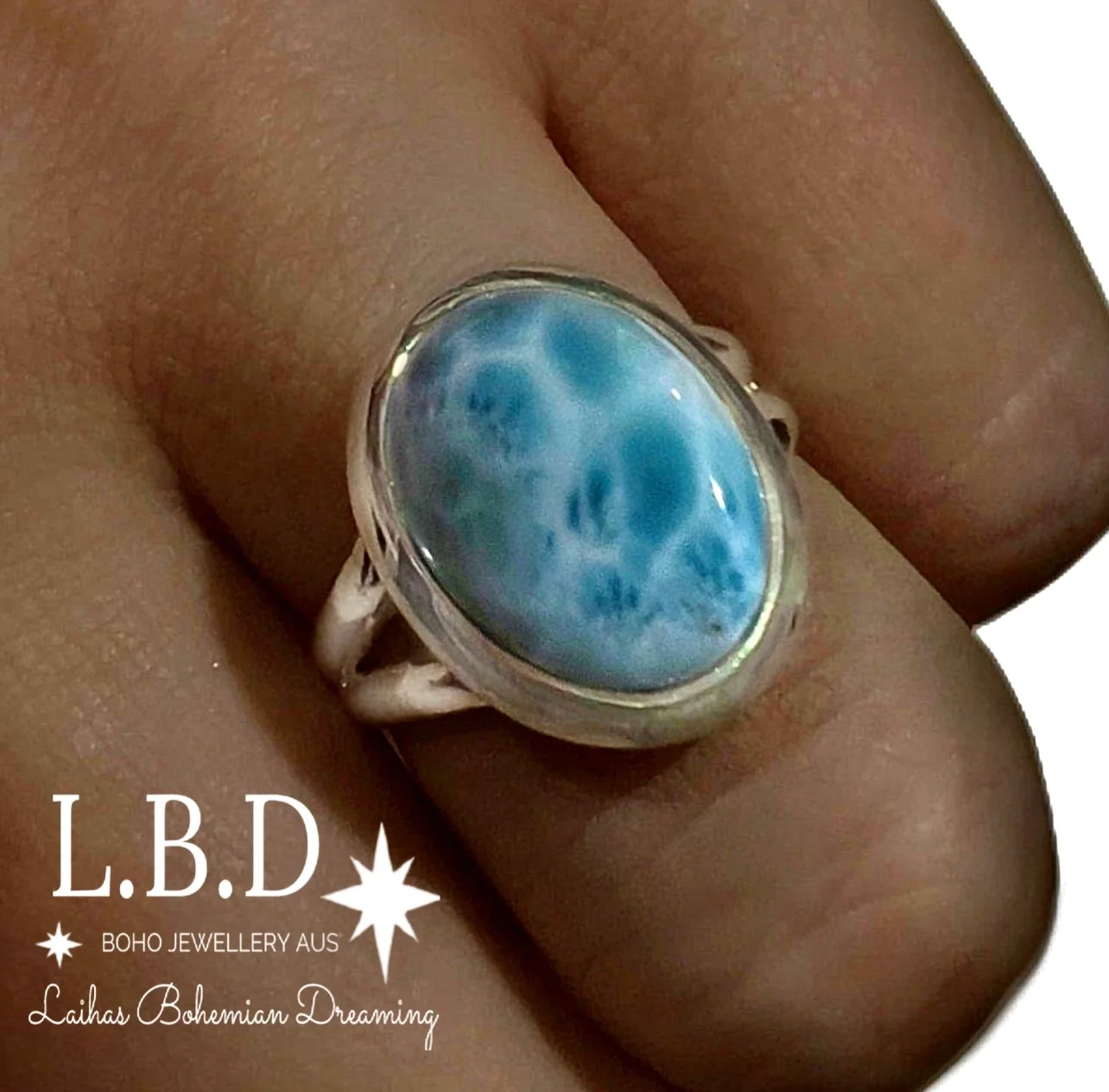Laihas Classic Chic Oval Larimar Ring
