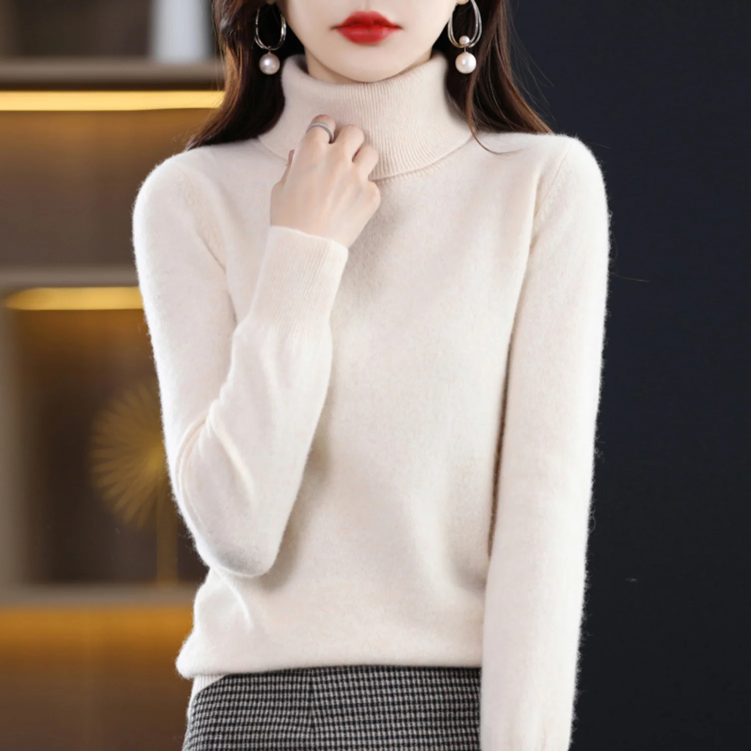 Women��s Turtleneck Sweater Slim Fit Lightweight Design