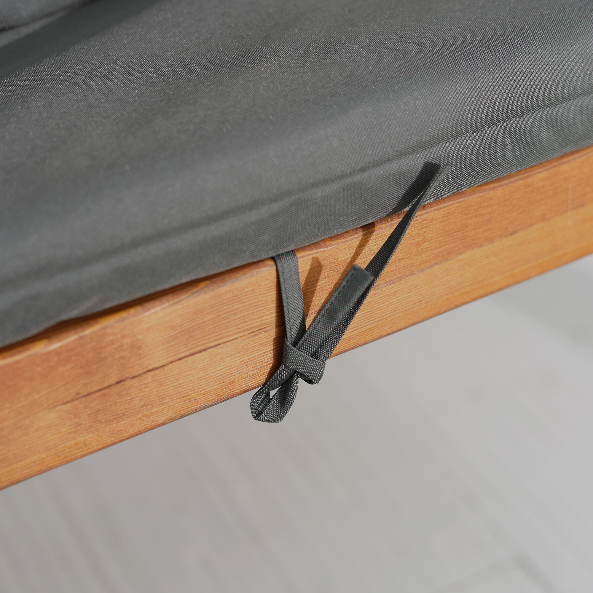 Outsunny hangmatschommel met bedfunctie 3-zits tuinschommel met dak ligbed tuinbank Lariks hout polyester grijs + teak 225.5 x 113 x 180 cm