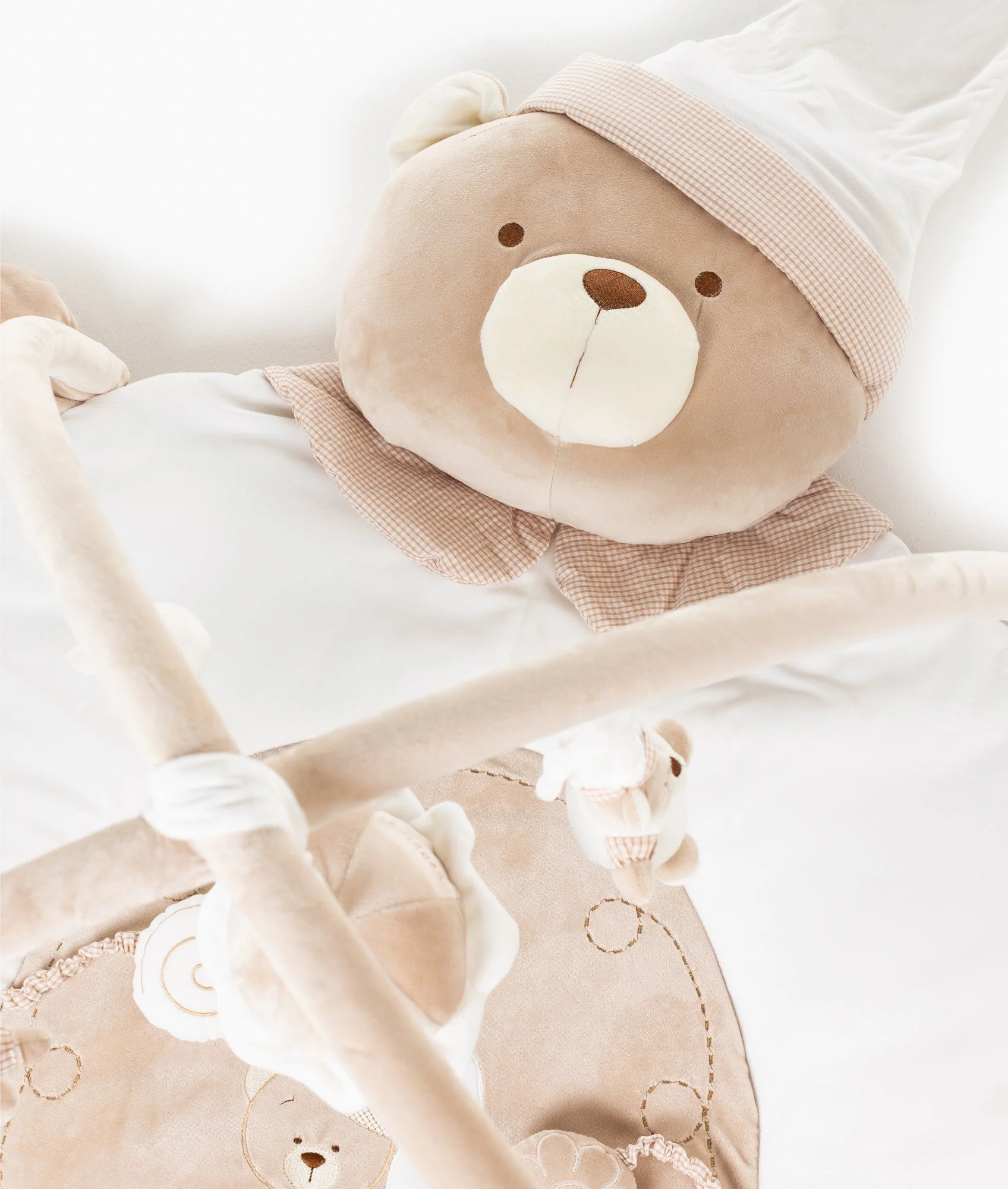 Bear Playmat & Gym Classic | White & Beige