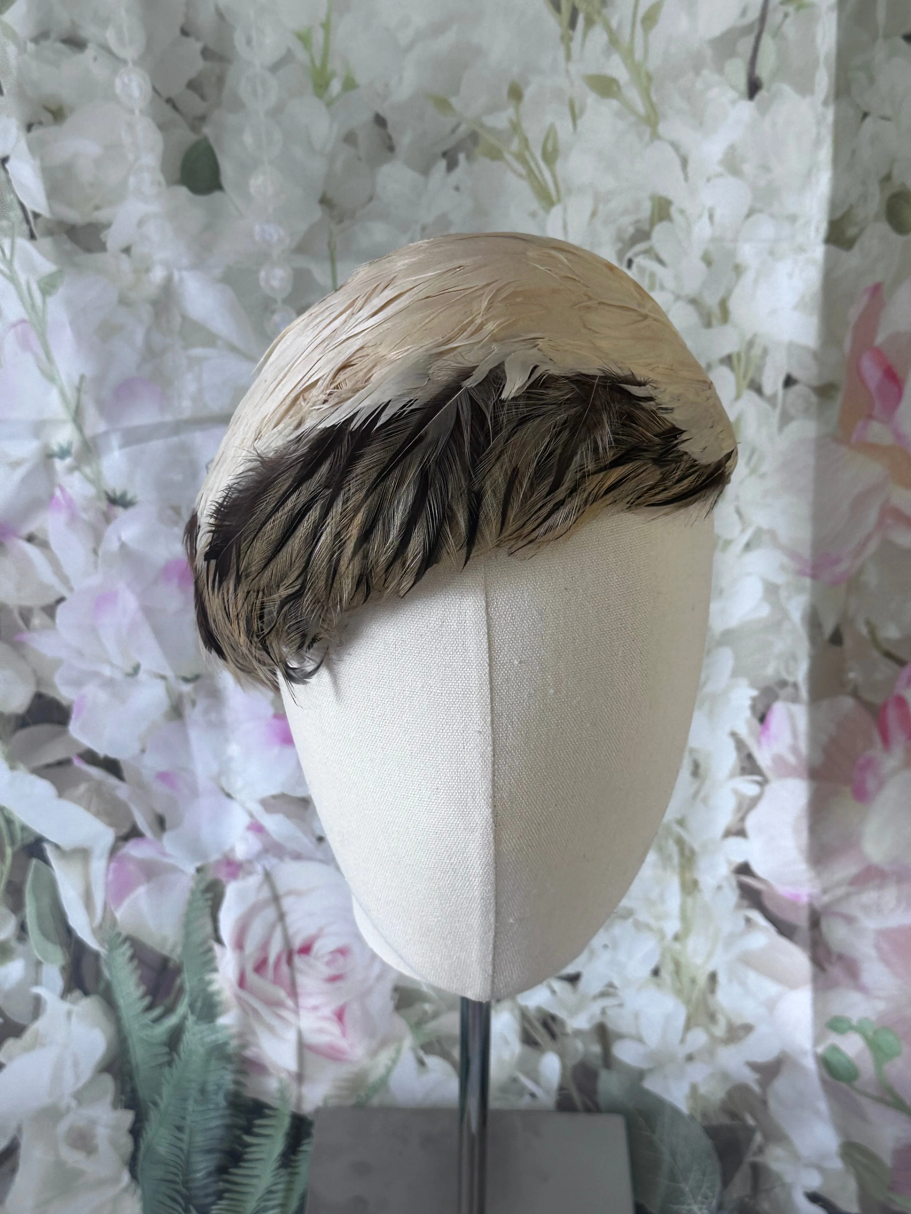 1950s Curved Feather Hatband