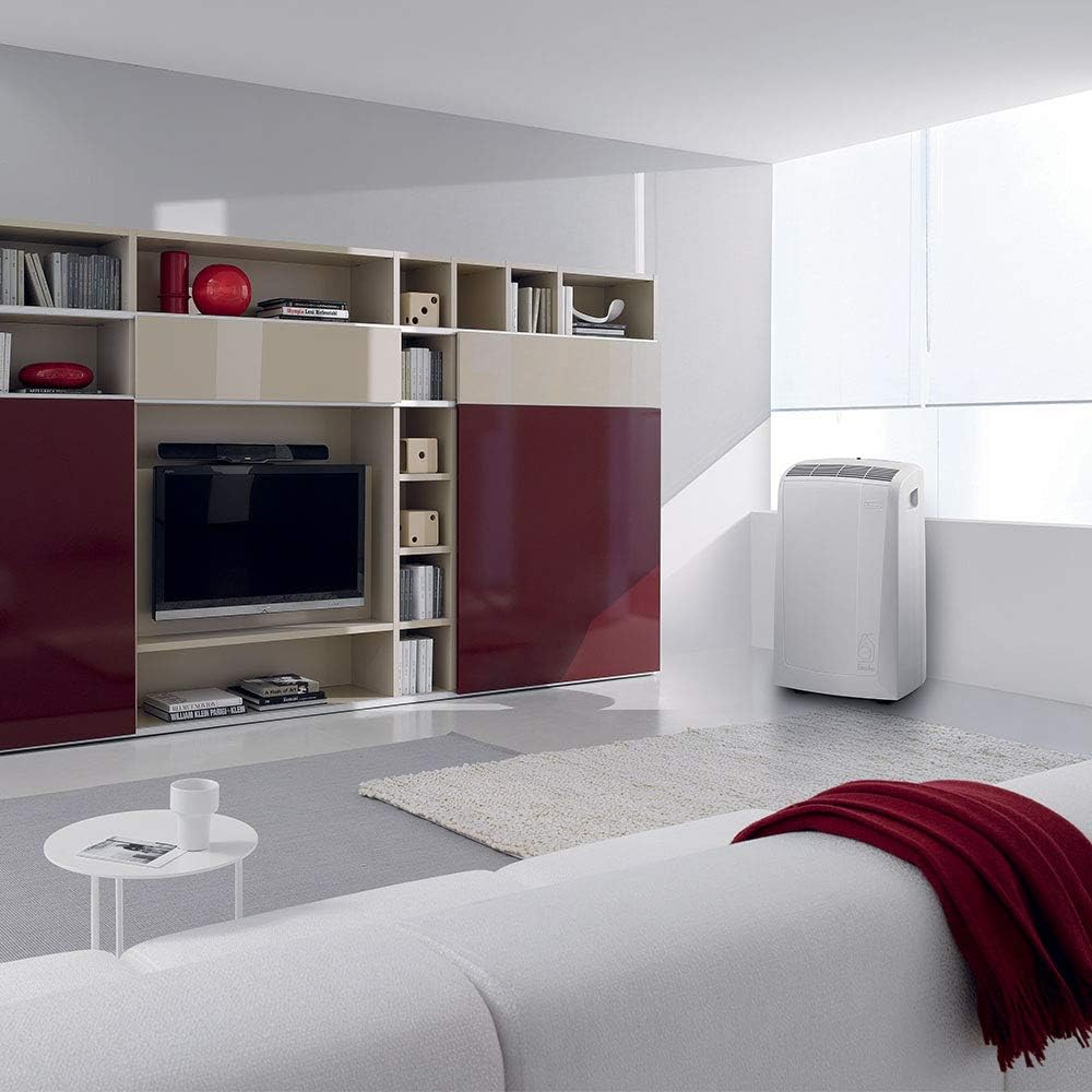 De'Longhi Pinguino PAC EM82, Condizionatore Portatile per ambienti fino a 80 m³, 9.400 BTU, 2,4 kW, 63 dB, Funzione Deumidificatore, Classe Energetica A, Timer 24h, Bianco