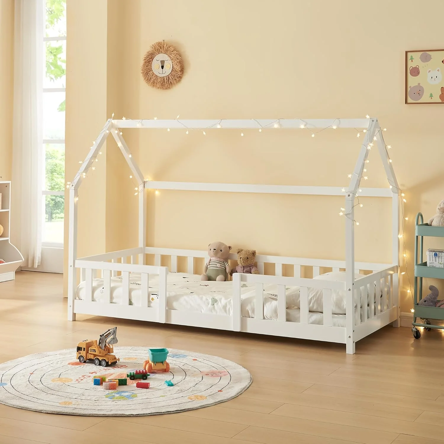 [en.casa] Letto per bambini Sisimiut a capanna 80 x 160 cm con protezione anticaduta letto in legno per bambini letto a terra rete a doghe in legno di pino Bianco opaco