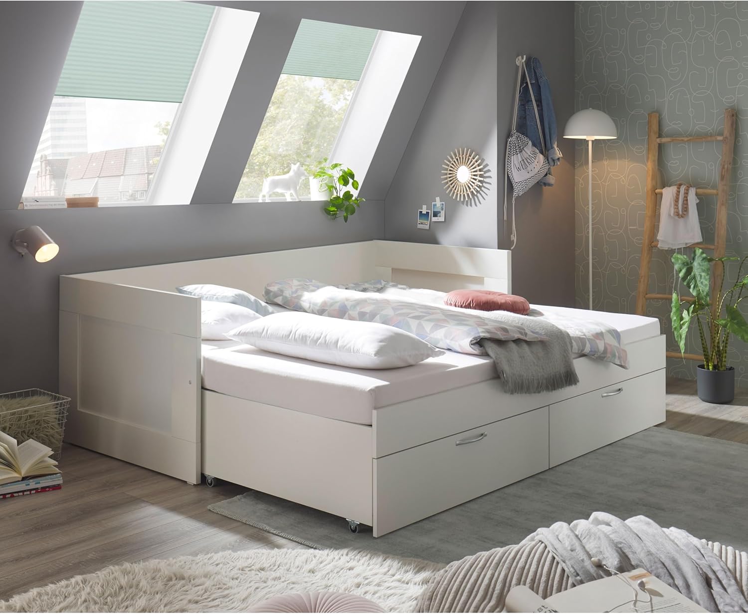 SALIAS Funktionsbett 90 x 200 cm mit ausziehbarer Liegefläche - Platzsparendes Jugendzimmer Einzelbett mit Bettkasten in Weiß - 205 x 68 x 97 cm (B/H/T)