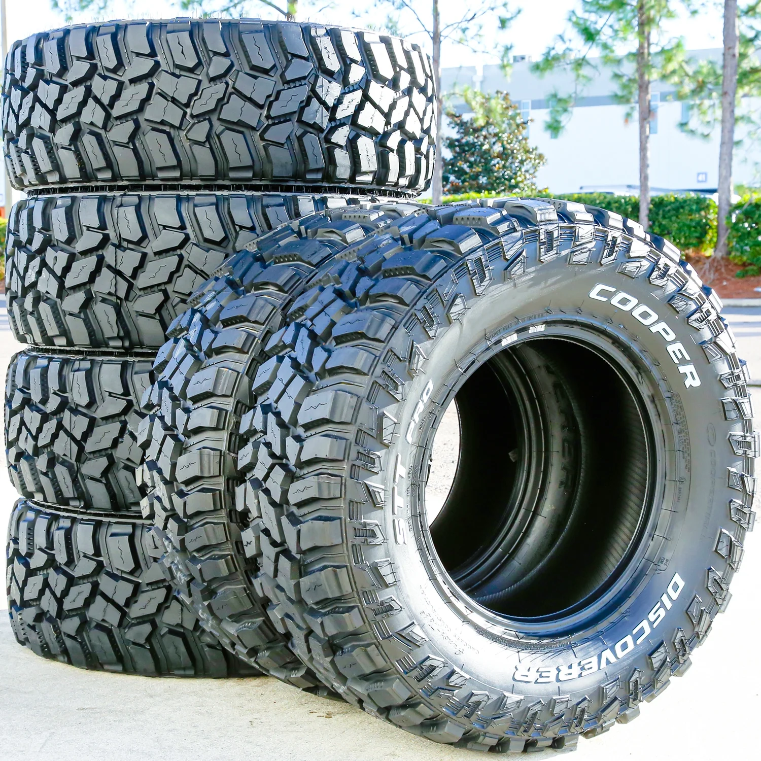 Set of 4 Cooper Discoverer STT Pro 285/75R16 126/123Q E 10 Ply m/t mud Light Truck Tires