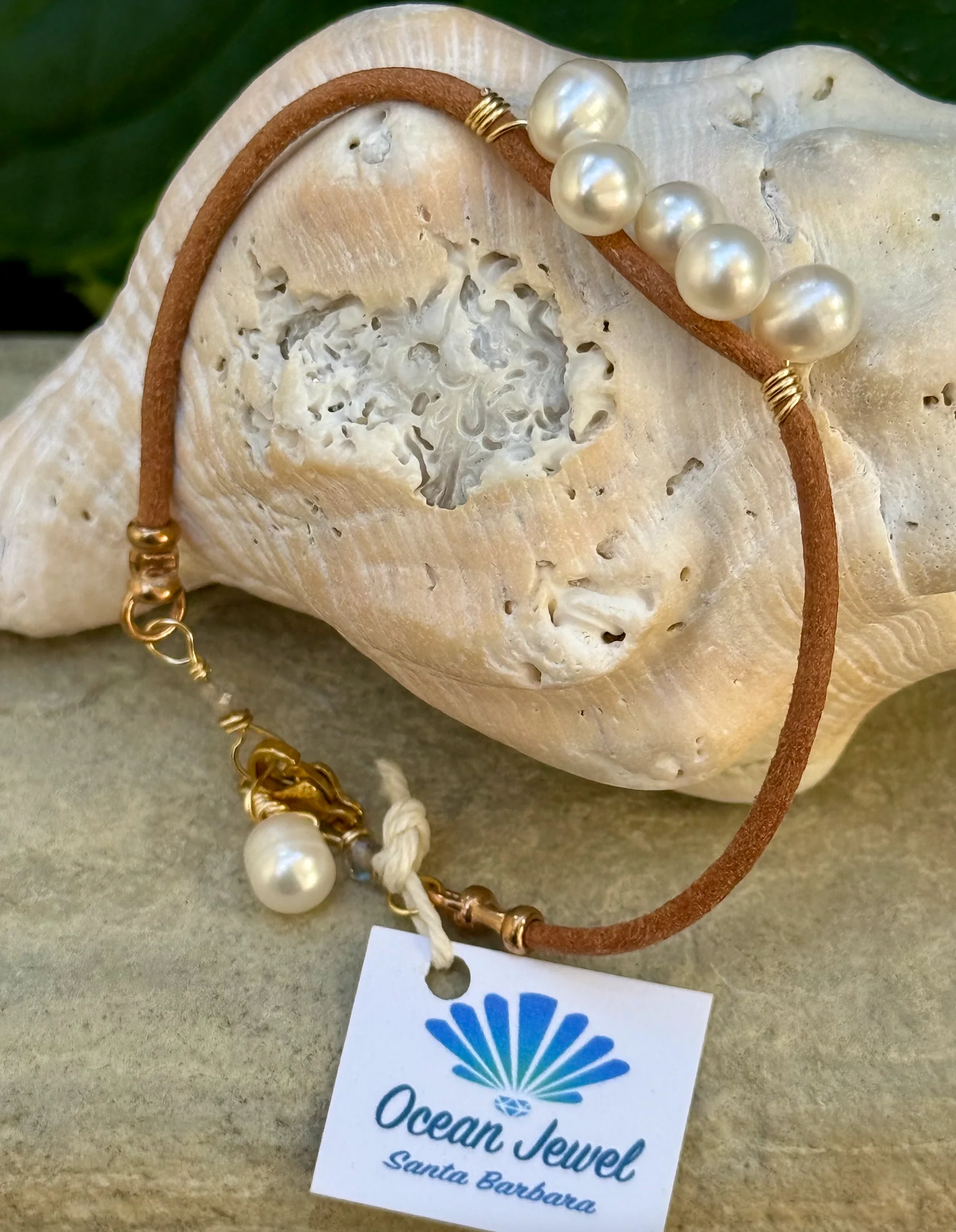 Pearl Cluster Leather Bracelet