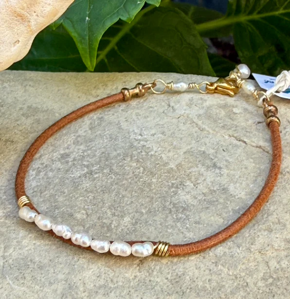 Pearl Simplicity Leather Bracelet