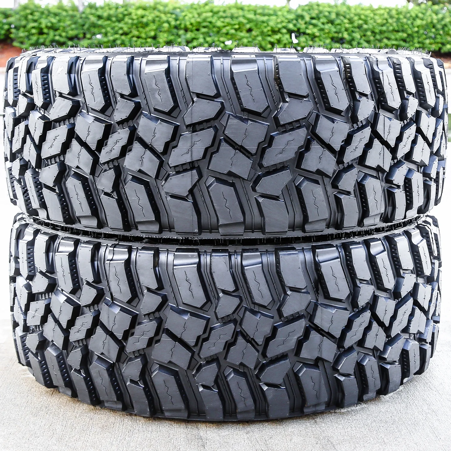 Set of 4 Cooper Discoverer STT Pro 285/75R16 126/123Q E 10 Ply m/t mud Light Truck Tires