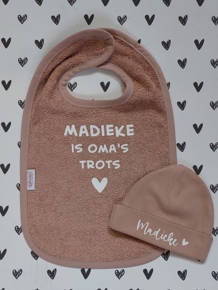 Babymutsje met naam meisje
