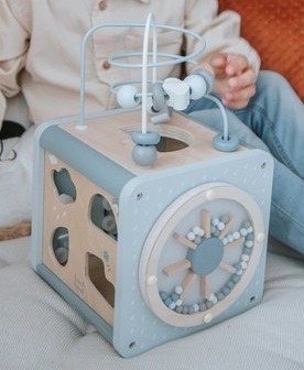 ''Label Label'' houten activiteitenkubus Blauw (met naam)