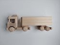 Houten vrachtwagen met oplegger spaarpot (met naam en gegevens)