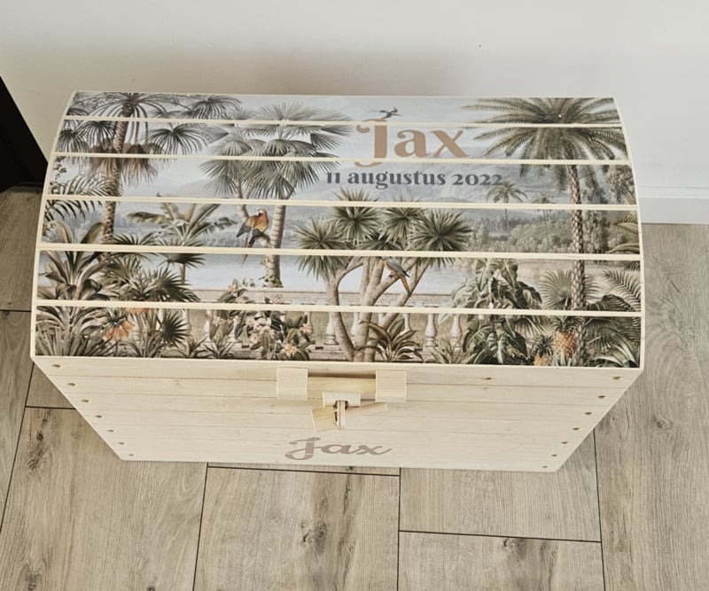 Houten speelgoedkist met Geboortekaartje